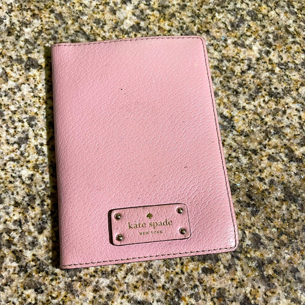 Kate spade passport holder (soft pink)